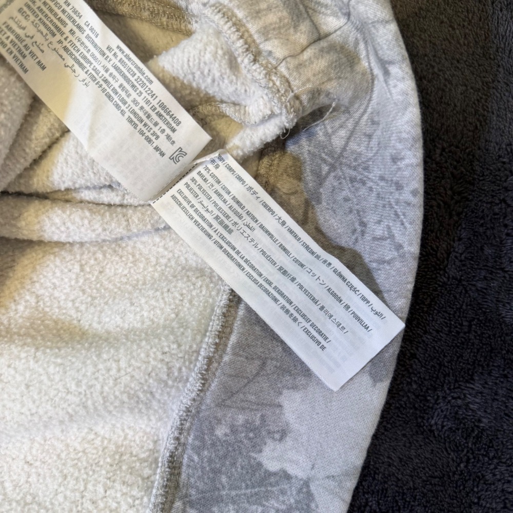 Hollister Boxy Fit Sweatshirt Mens Medium Grey White Camo RealTree Pullover - Picture 5 of 6